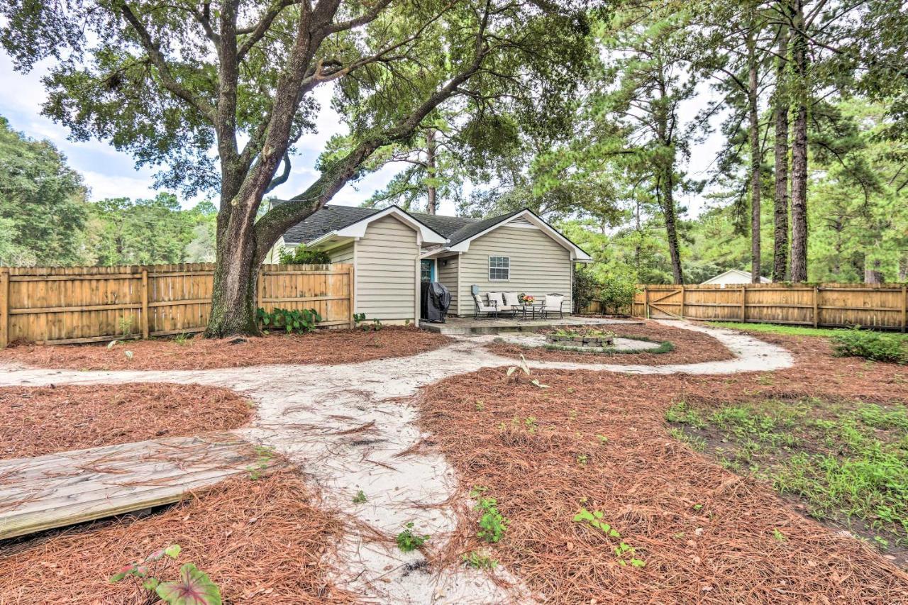 Peaceful Beaufort Home With Front Porch And Grill Exteriör bild