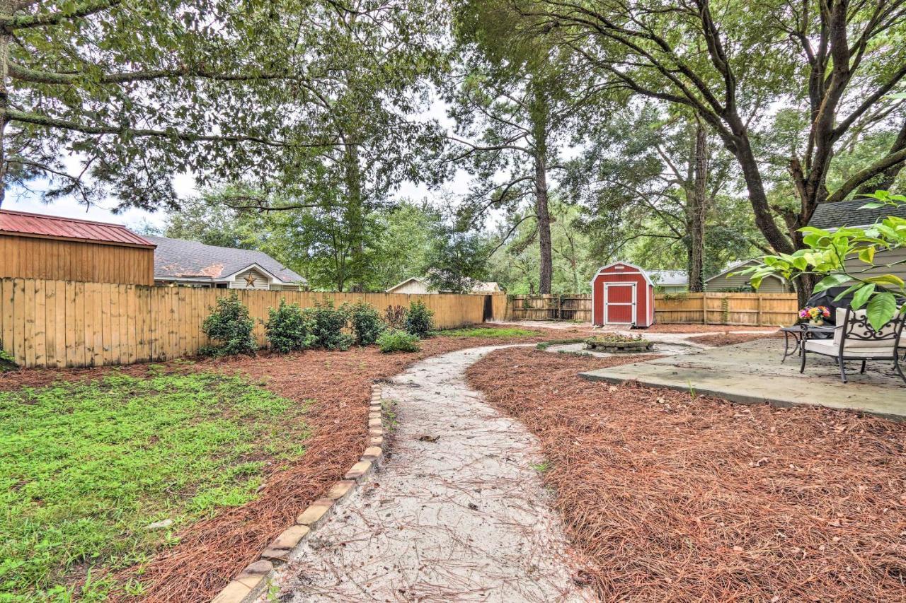 Peaceful Beaufort Home With Front Porch And Grill Exteriör bild